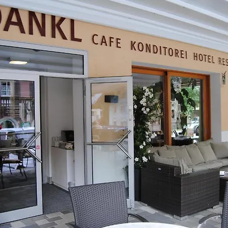 & Restaurant Dankl فندق لوفر